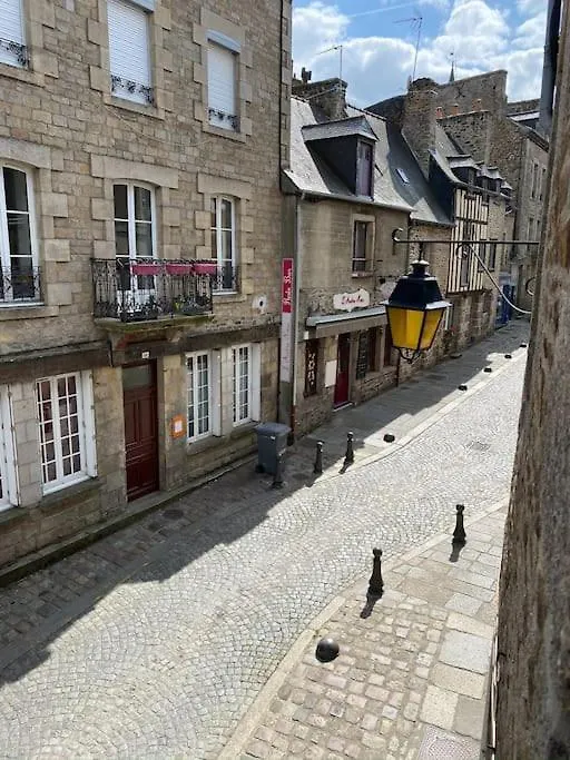 Appartement En Plein Coeur Historique De Dinan 0*,  France