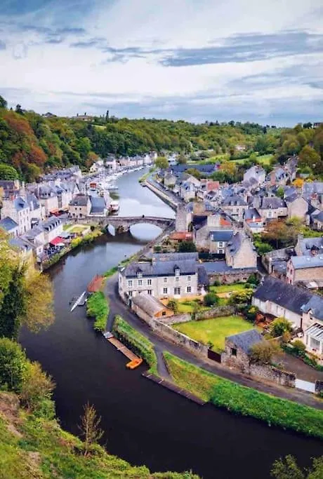 Appartement En Plein Coeur Historique De Dinan 0*,
